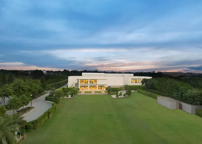 Four Points By Sheraton New Delhi, Airport HighwayAirport Hotel